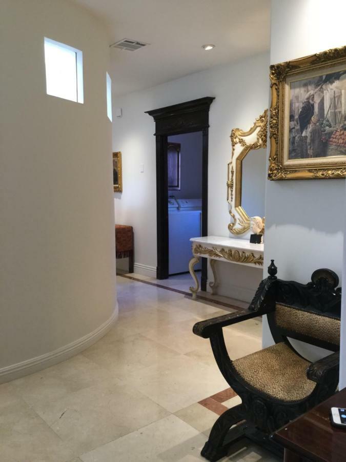 Entire Second Flr - Santa Monica Luxury Roman Villa Los Ángeles Exterior foto